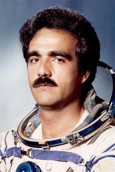 Abdul Ahad Mohmand - Net Worth, Age, Height, Birthday, Bio, Wiki!