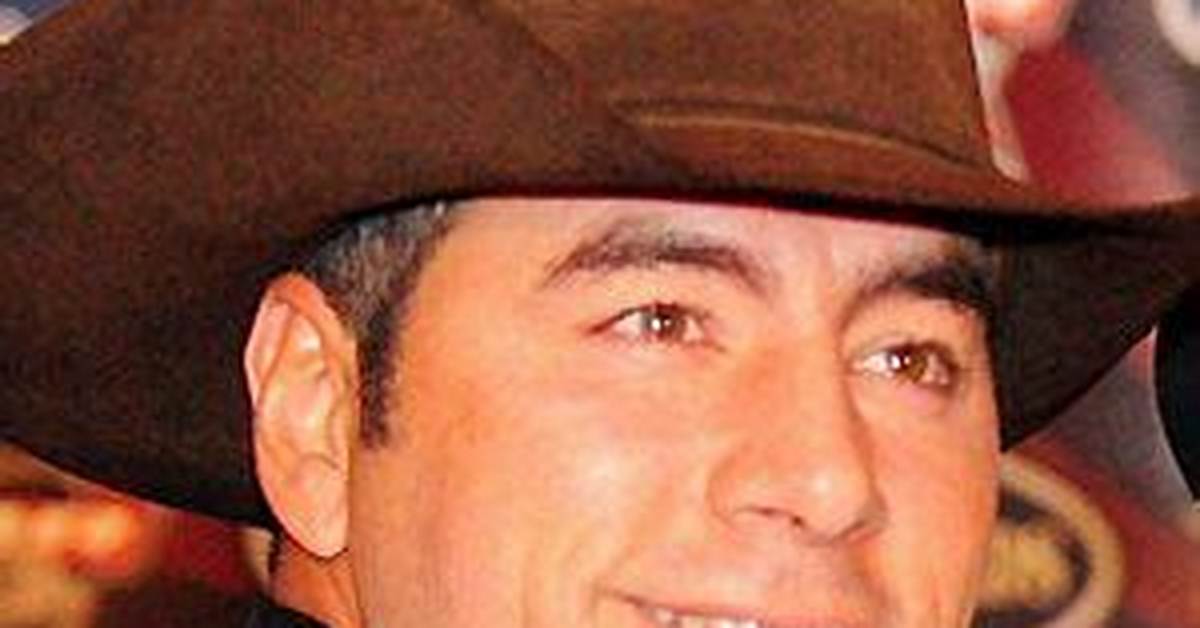 Adriano Moraes - Net Worth, Age, Height, Birthday, Bio, Wiki!