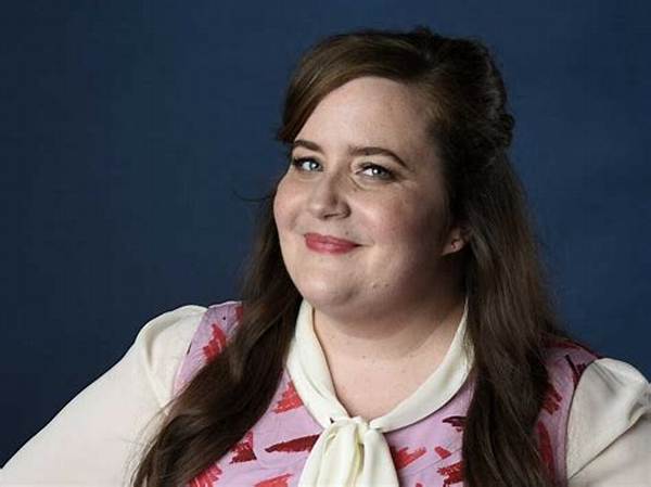 Aidy Bryant Net Worth, Age, Height, Bio, Birthday, Wiki!