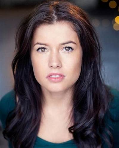 Aimee Kelly - Net Worth, Age, Height, Birthday, Bio, Wiki!
