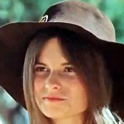 Alev Lenz Net Worth, Age, Height, Bio, Birthday, Wiki!