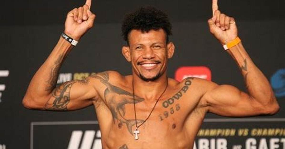 Alex Oliveira - Net Worth, Age, Height, Birthday, Bio, Wiki!