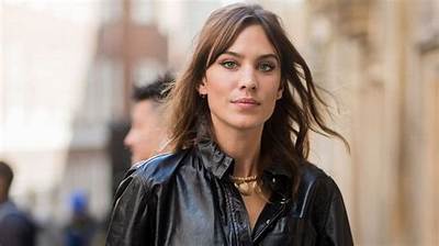 Alexa Chung - Net Worth, Age, Height, Birthday, Bio, Wiki!