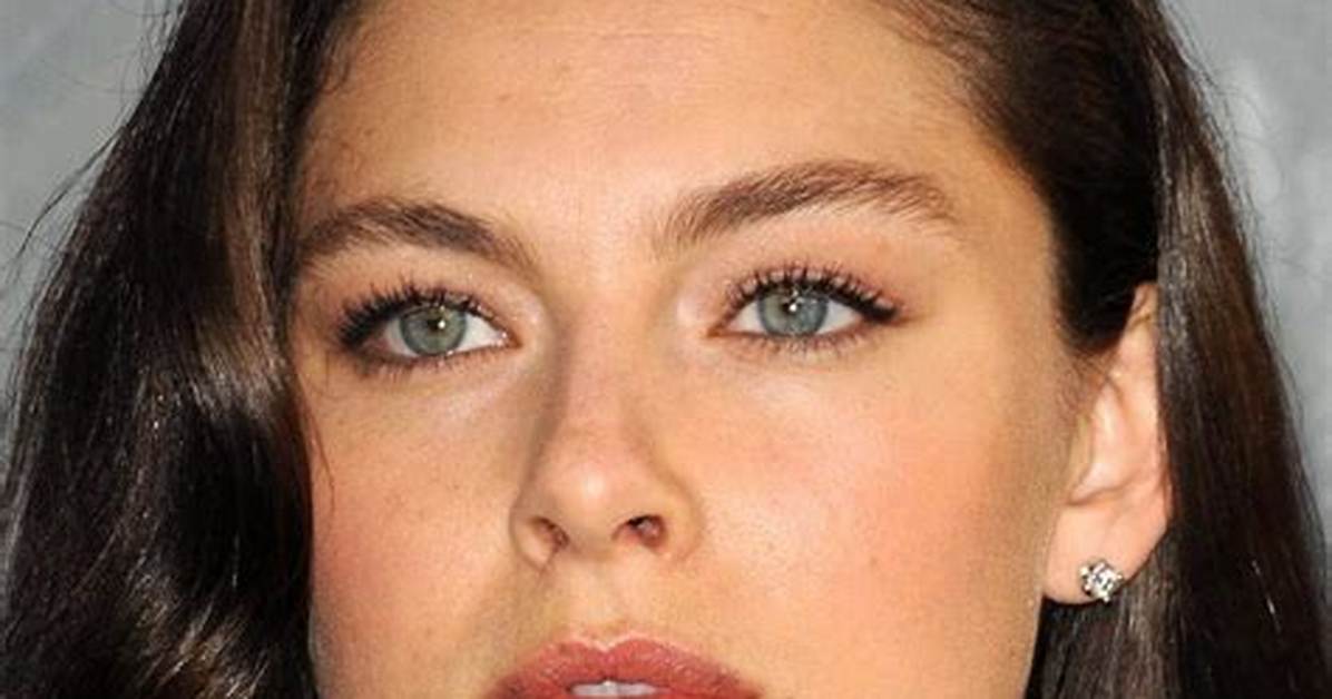 Alexa Davalos - Net Worth, Age, Height, Birthday, Bio, Wiki!