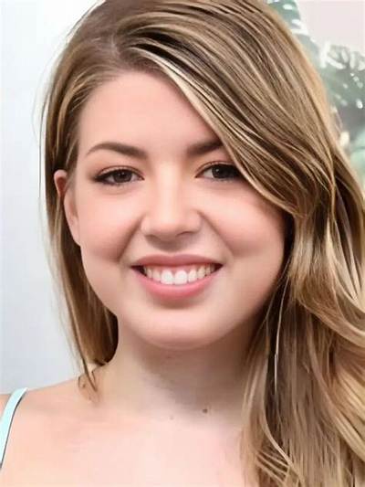 Alexa Moffett - Net Worth, Age, Height, Birthday, Bio, Wiki!