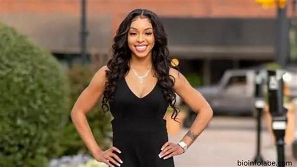Alexis Vila - Net Worth, Age, Height, Birthday, Bio, Wiki!