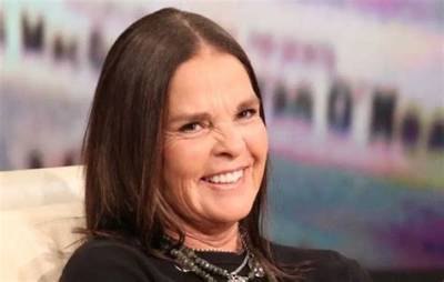 Ali Macgraw Net Worth, Age, Height, Bio, Birthday, Wiki!