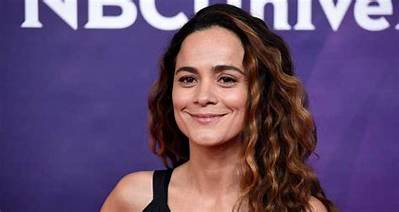 Alice Braga Net Worth 2024, Age, Height, Bio, Birthday, Wiki!