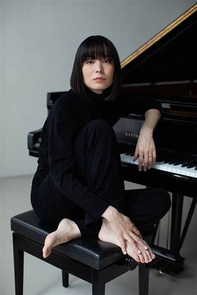 Alice Sara Ott - Net Worth, Age, Height, Birthday, Bio, Wiki!