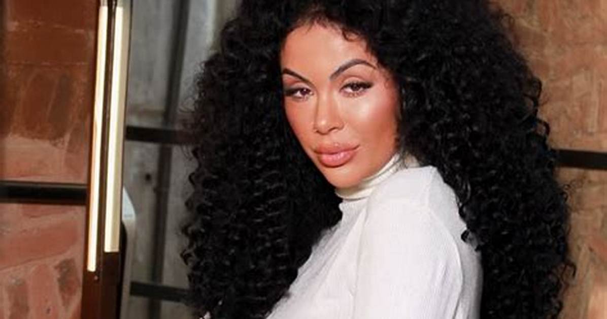 Aline Bernardes - Net Worth, Age, Height, Birthday, Bio, Wiki!