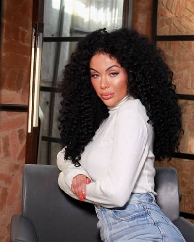 Aline Bernardes - Net Worth, Age, Height, Birthday, Bio, Wiki!