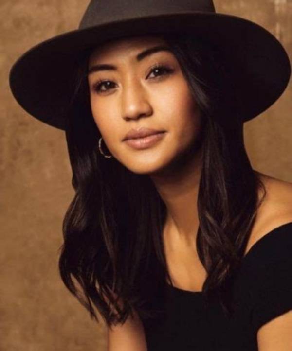 Alisa Allapach - Net Worth, Age, Height, Birthday, Bio, Wiki!