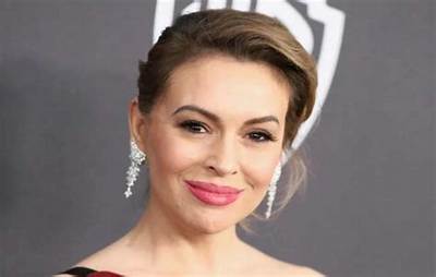 Alyssa Milano Net Worth, Age, Height, Bio, Birthday, Wiki!