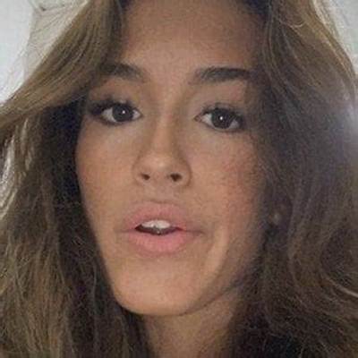 Amalie Star - Net Worth, Age, Height, Birthday, Bio, Wiki!