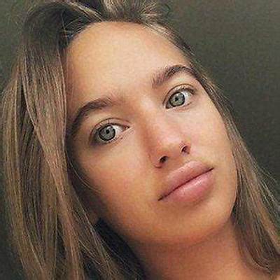Amanda Linnea Net Worth, Age, Height, Bio, Birthday, Wiki!