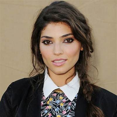 Amanda Setton Net Worth, Age, Height, Bio, Birthday, Wiki!