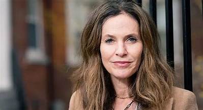 Amy Brenneman Net Worth, Age, Height, Bio, Birthday, Wiki!