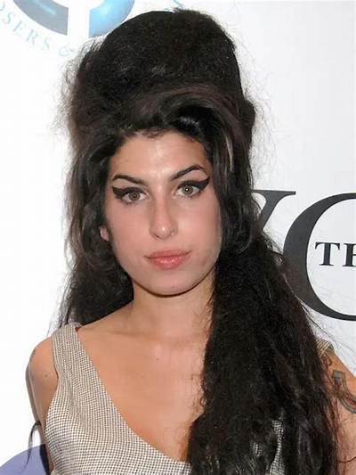 Amy Winehouse Net Worth, Age, Height, Bio, Birthday, Wiki!