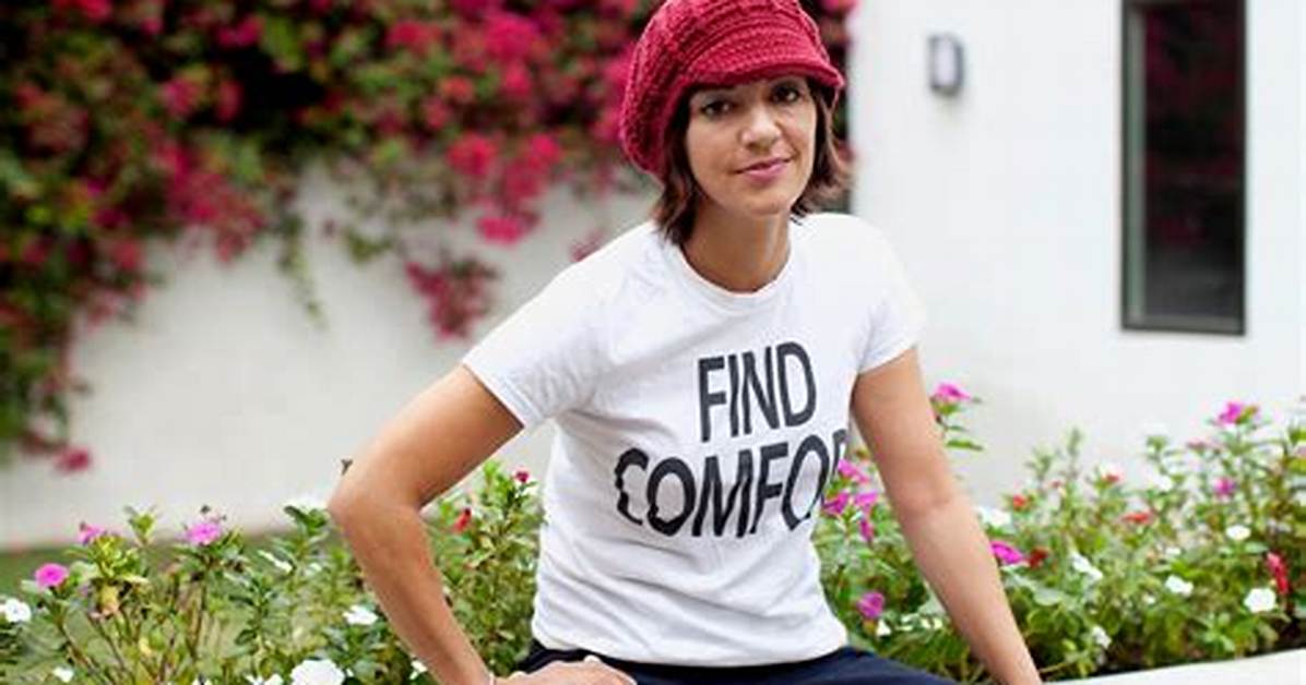 Ana Lily Amirpour - Net Worth, Age, Height, Birthday, Bio, Wiki!