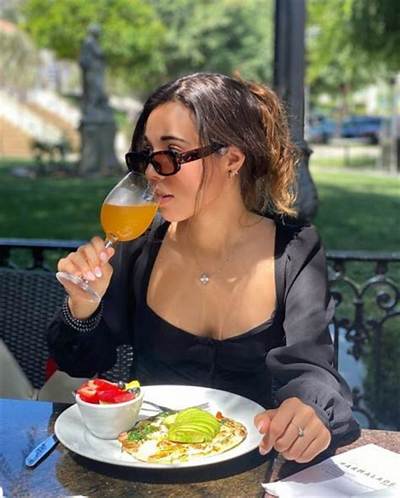 Aneliz Aguilar - Net Worth, Age, Height, Birthday, Bio, Wiki!