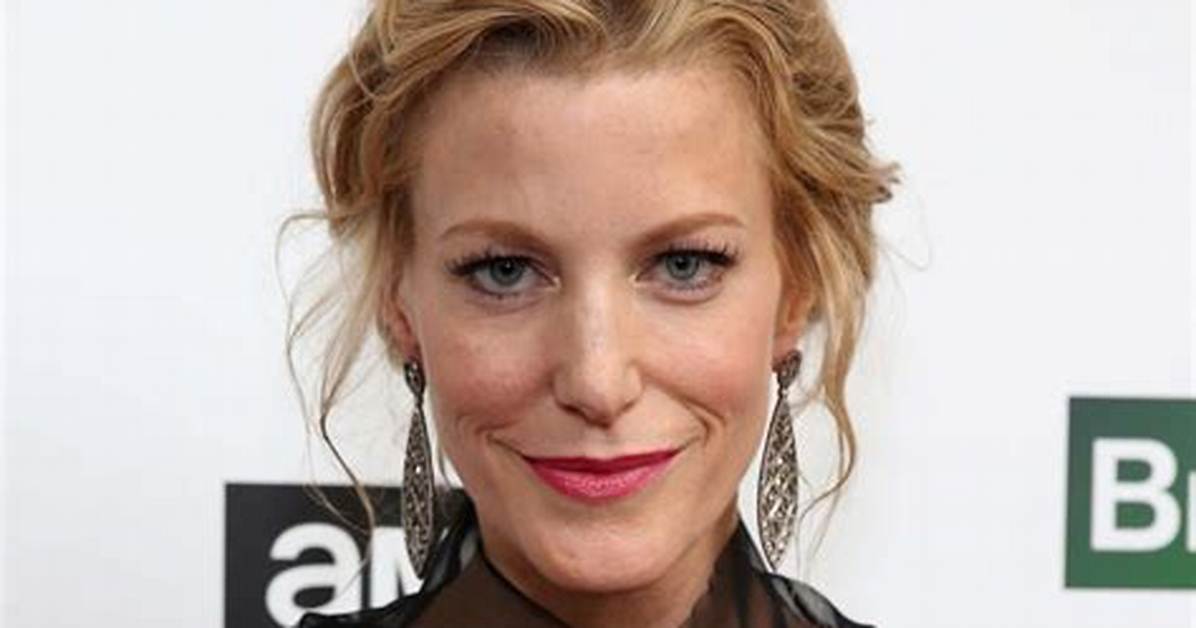 Anna Gunn Net Worth, Age, Height, Bio, Birthday, Wiki!