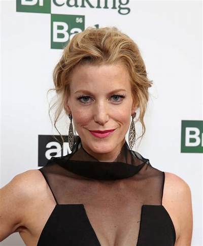 Anna Gunn Net Worth, Age, Height, Bio, Birthday, Wiki!
