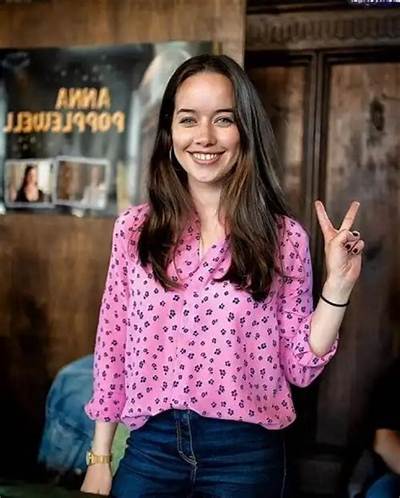 Anna Popplewell Net Worth, Age, Height, Bio, Birthday, Wiki!