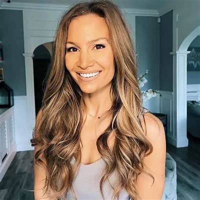 Anna Saccone-Joly - Net Worth, Age, Height, Birthday, Bio, Wiki!