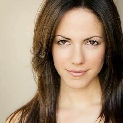 Anna Silk Net Worth, Age, Height, Bio, Birthday, Wiki!