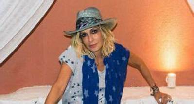 Anna Vissi Net Worth, Age, Height, Bio, Birthday, Wiki!