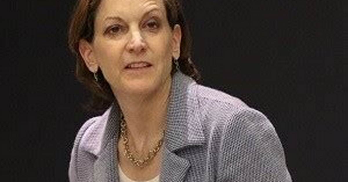 Anne Applebaum - Net Worth, Age, Height, Birthday, Bio, Wiki!