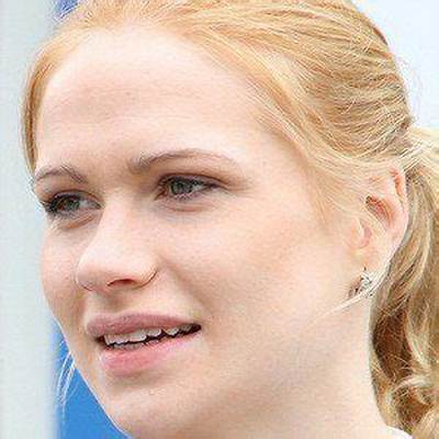 Annie Thorisdottir Net Worth, Age, Height, Bio, Birthday, Wiki!