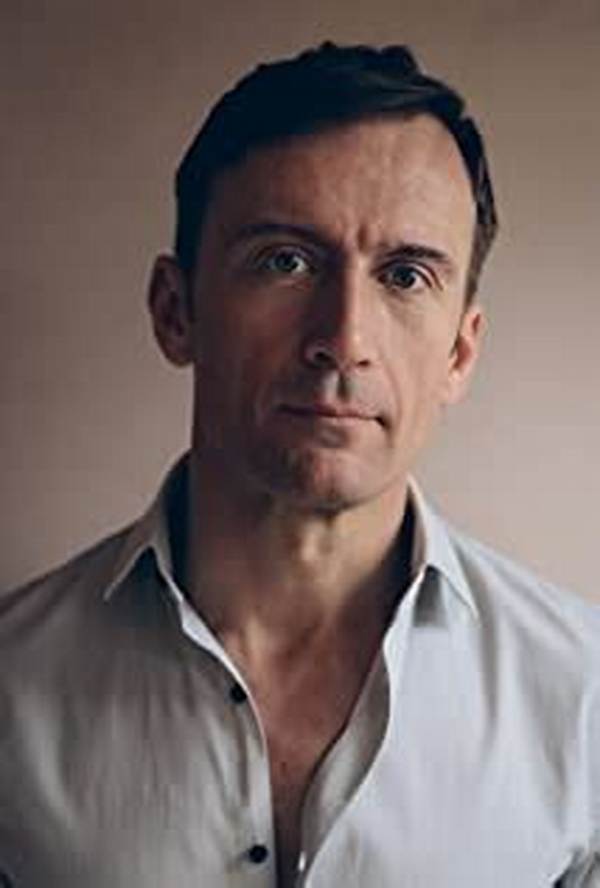 Anthony Howell - Net Worth, Age, Height, Birthday, Bio, Wiki!