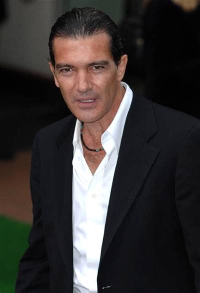 Antonio Banderas Net Worth, Age, Height, Bio, Birthday, Wiki!