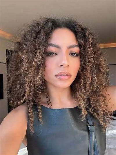 Any Gabrielly - Net Worth, Age, Height, Birthday, Bio, Wiki!