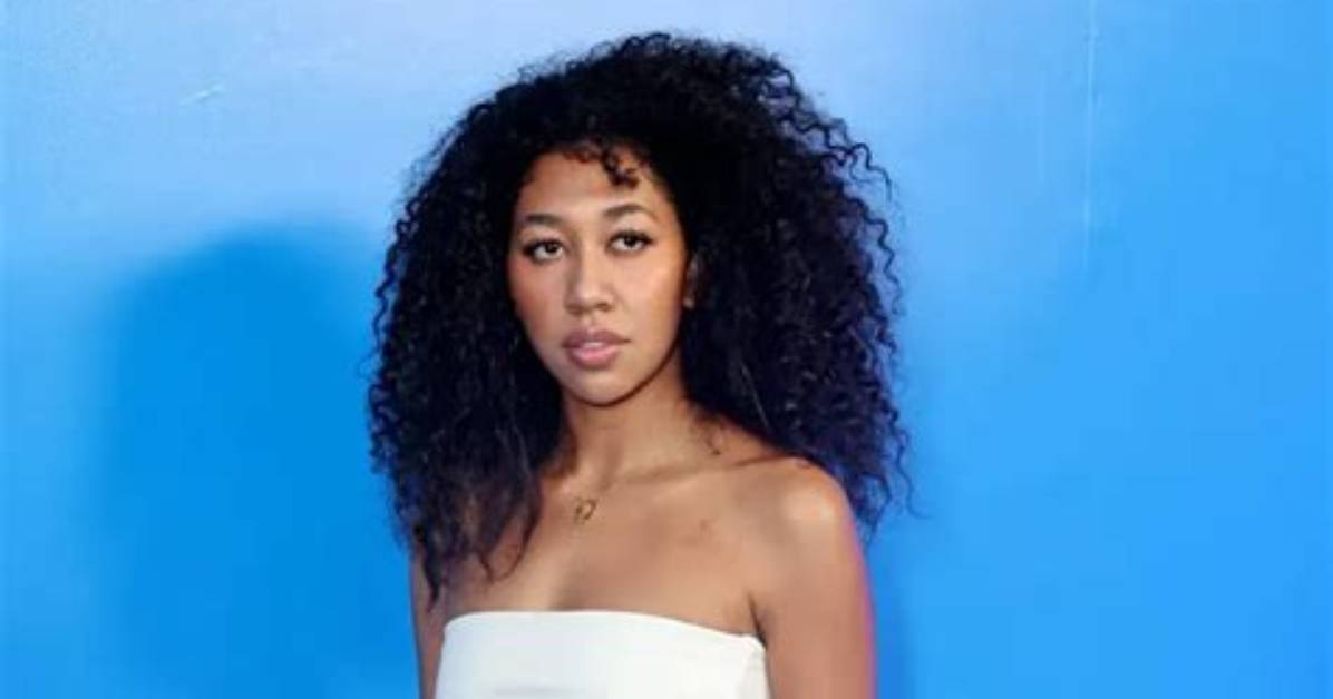 Aoki Lee Simmons Net Worth, Age, Height, Bio, Birthday, Wiki!