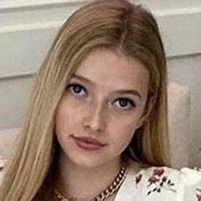 Apple Blythe Alison Martin - Net Worth, Age, Height, Birthday, Bio, Wiki!