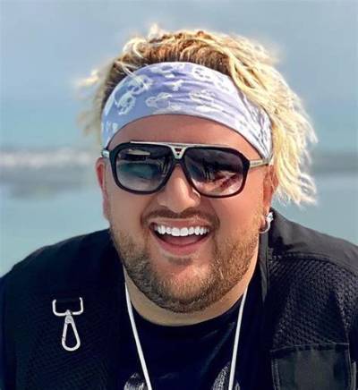 Arman Alexander Izadi - Net Worth, Age, Height, Birthday, Bio, Wiki!