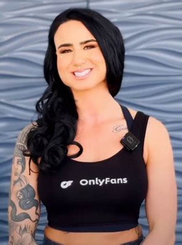Ashlee Evans-Smith Net Worth, Age, Height, Bio, Birthday, Wiki!