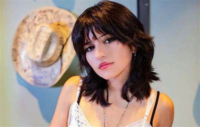 Ashlee Feldman - Net Worth, Age, Height, Birthday, Bio, Wiki!