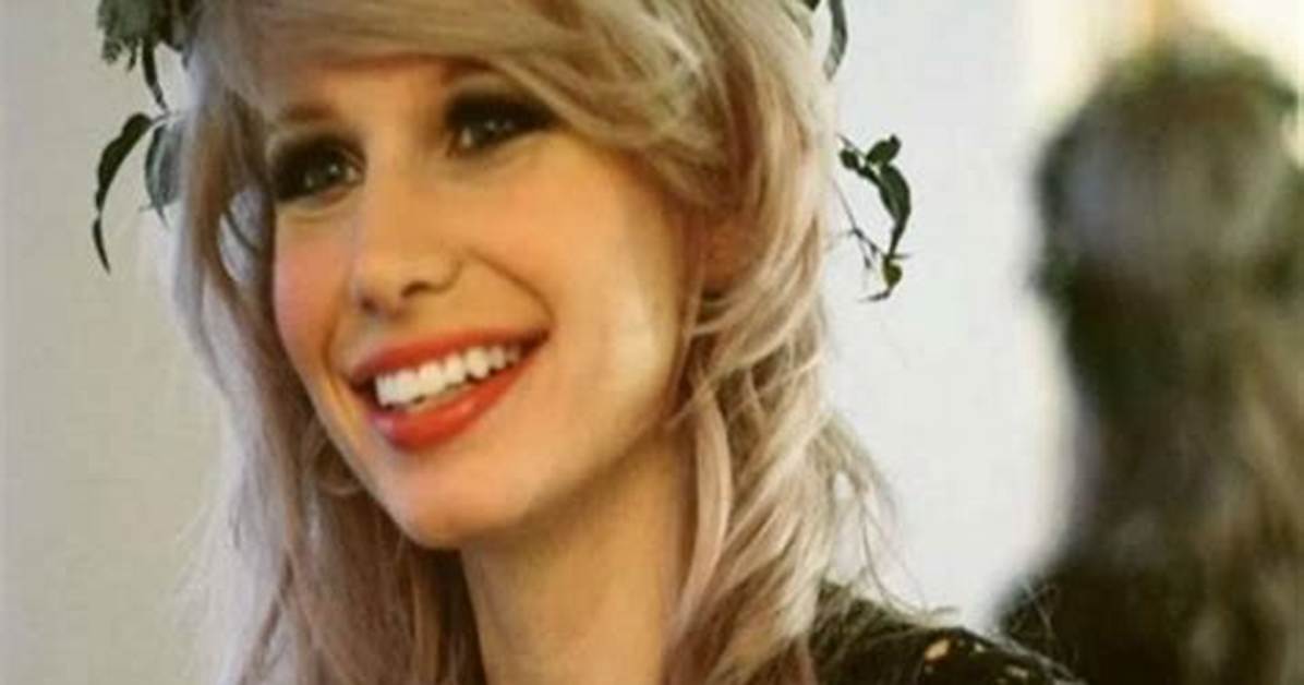 Ashley Elizabeth Net Worth, Age, Height, Bio, Birthday, Wiki!