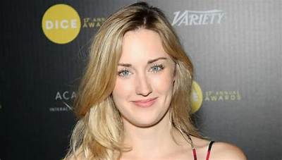 Ashley Johnson Net Worth, Age, Height, Bio, Birthday, Wiki!