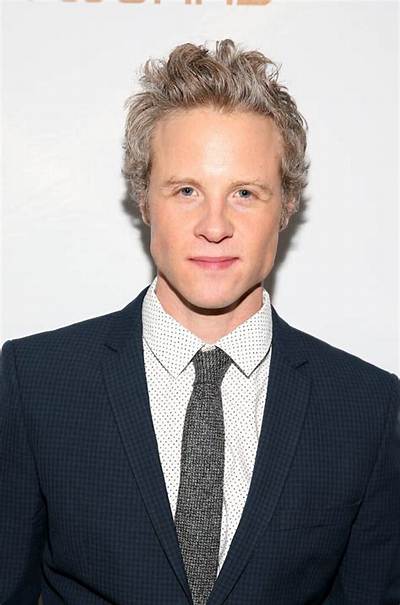 Ashton Holmes Net Worth 2024, Age, Height, Bio, Birthday, Wiki!
