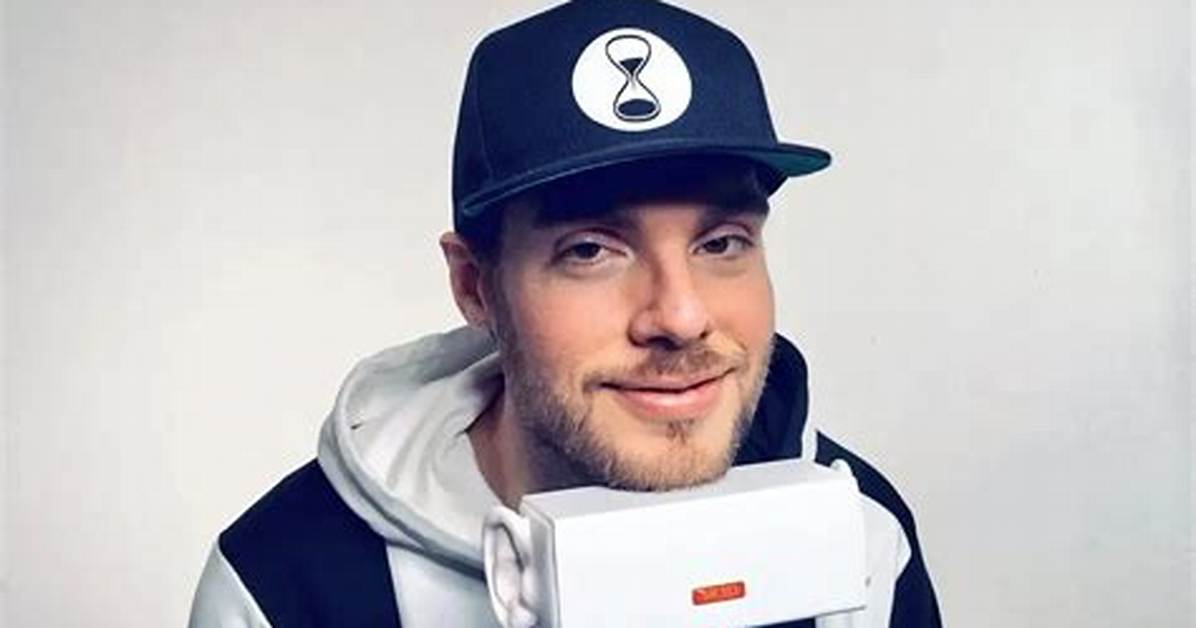 Asmr Zeitgeist Net Worth, Age, Height, Bio, Birthday, Wiki!