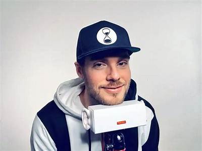 Asmr Zeitgeist Net Worth, Age, Height, Bio, Birthday, Wiki!