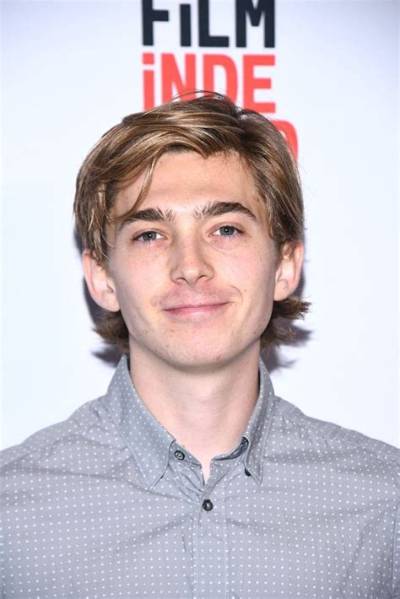 Austin Abrams Net Worth, Age, Height, Bio, Birthday, Wiki!