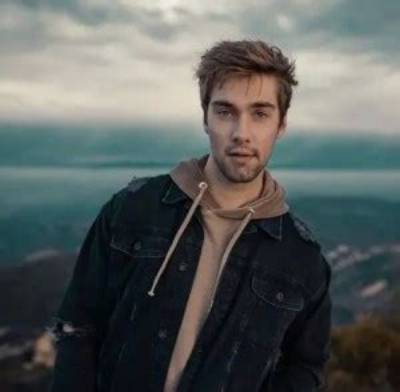 Austin North Net Worth, Age, Height, Bio, Birthday, Wiki!