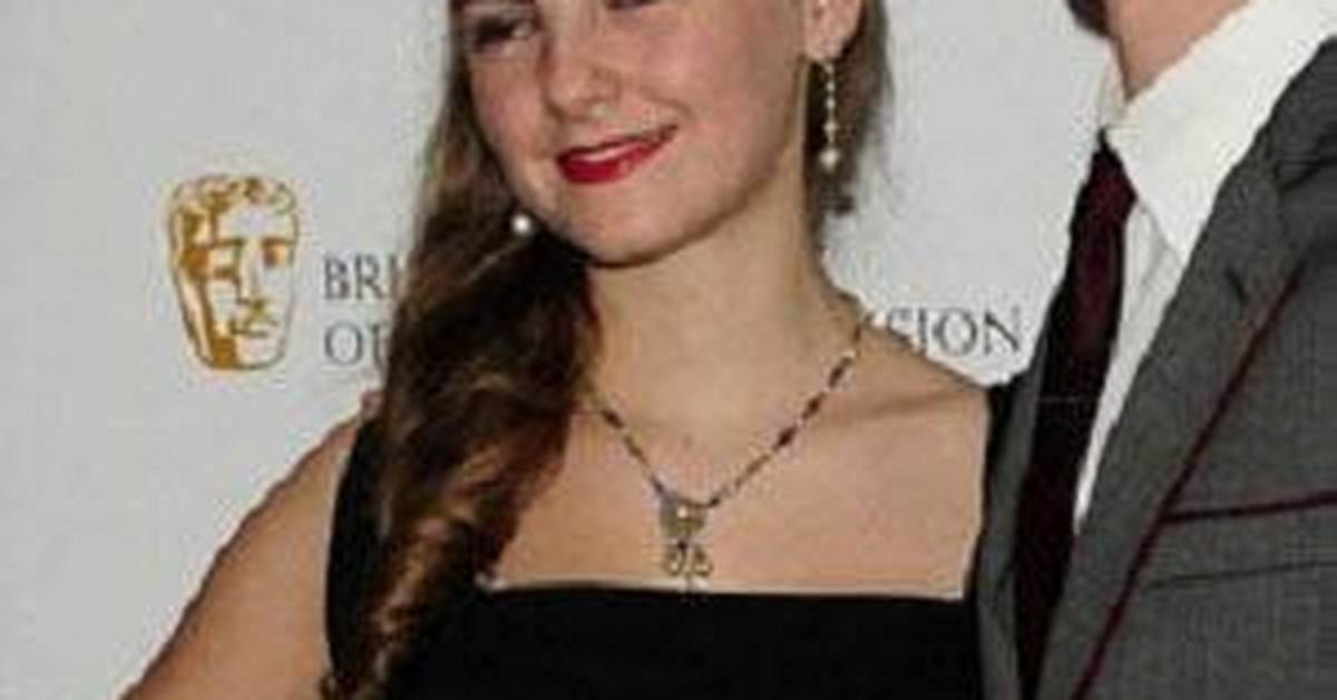 Ava Sangster - Net Worth, Age, Height, Birthday, Bio, Wiki!