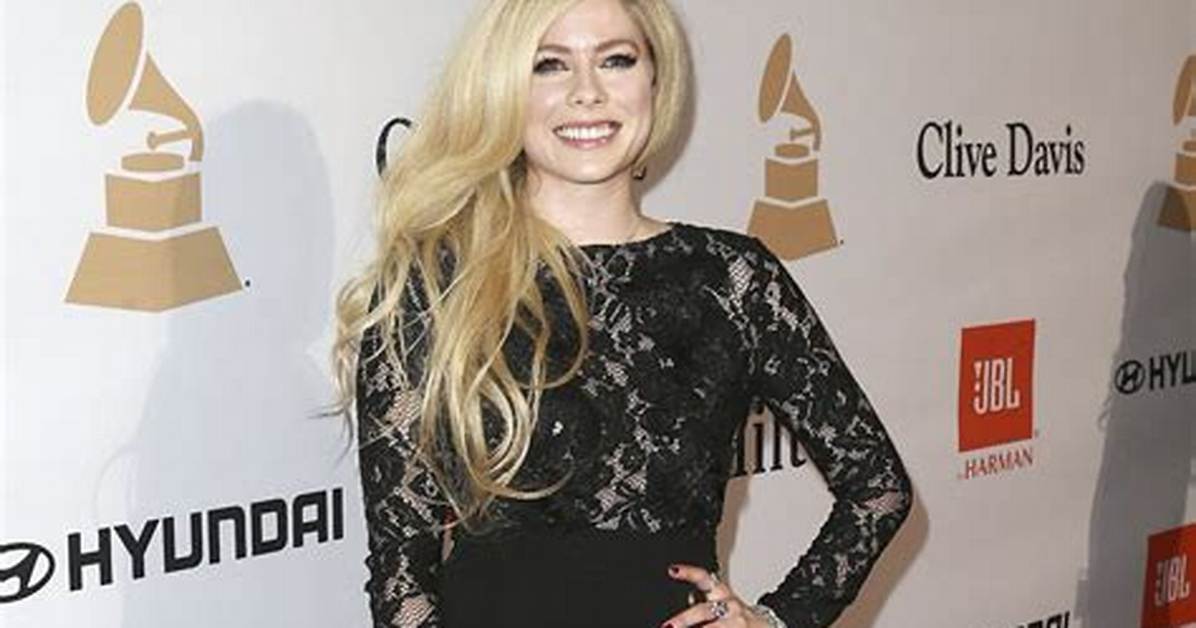 Avril Lavigne Net Worth, Age, Height, Bio, Birthday, Wiki!