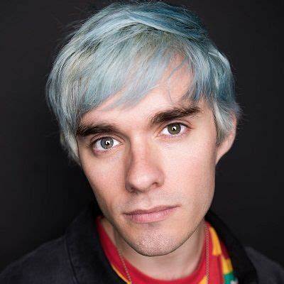 Awsten Knight Net Worth, Age, Height, Bio, Birthday, Wiki!